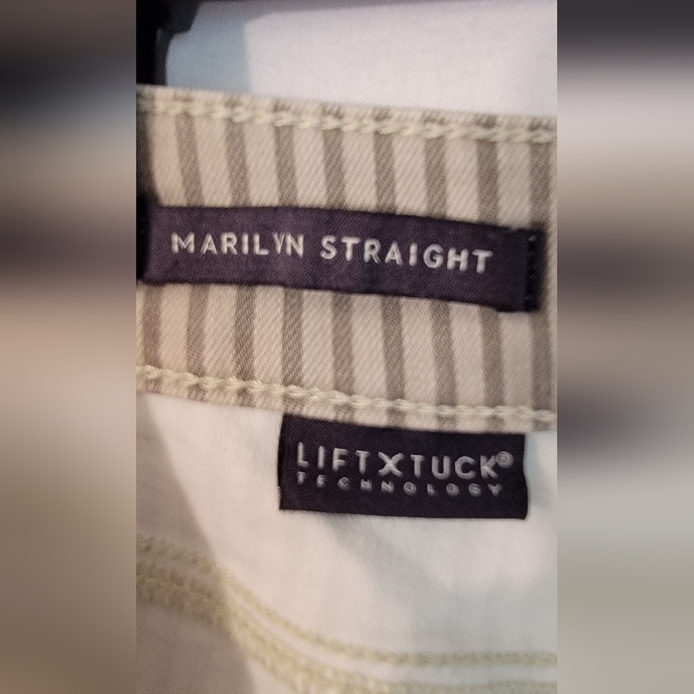 NYDJ Marilyn Straight Lift Tuck Jeans Size 8 - Picture 8 of 10